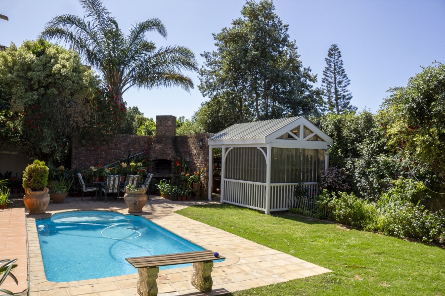 5 Bedroom Property for Sale in Kleinemonde Eastern Cape
